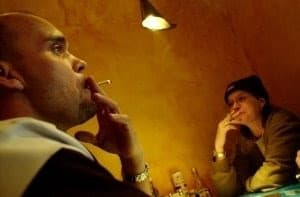 Prohibido el tabaco, pero no la marihuana