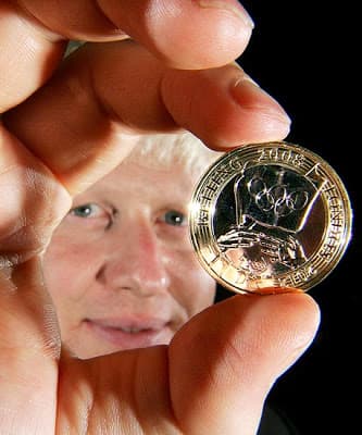 Empiezo con  la Moneda.