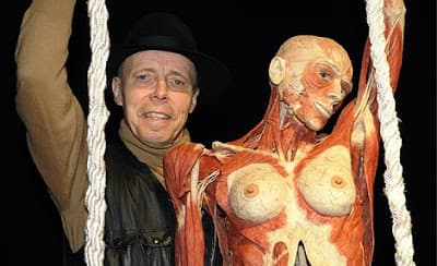 Los cuerpos 'plastinados' ahora practican sexo