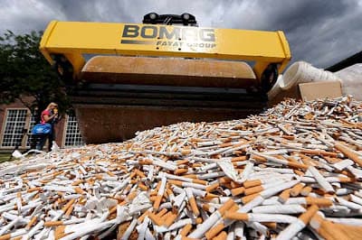 Cada vez son Menos los Lugares para los Usuarios del Cigarrillo.