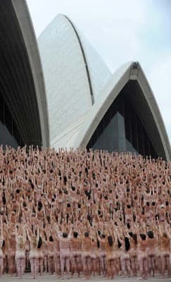Spencer Tunick vuelve a atacar!!!