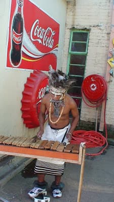 Marimba Zulu con el auspicio de....