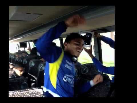 Como le gusta bailar a los muchachos!!!