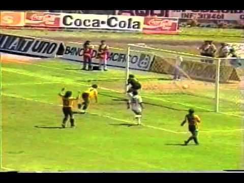 Liga gana el titulo del 90 y Blasco a la pileta.