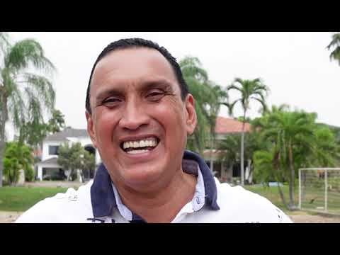 La invasion de cancha que obligó a jugar otra vez...todo el partido